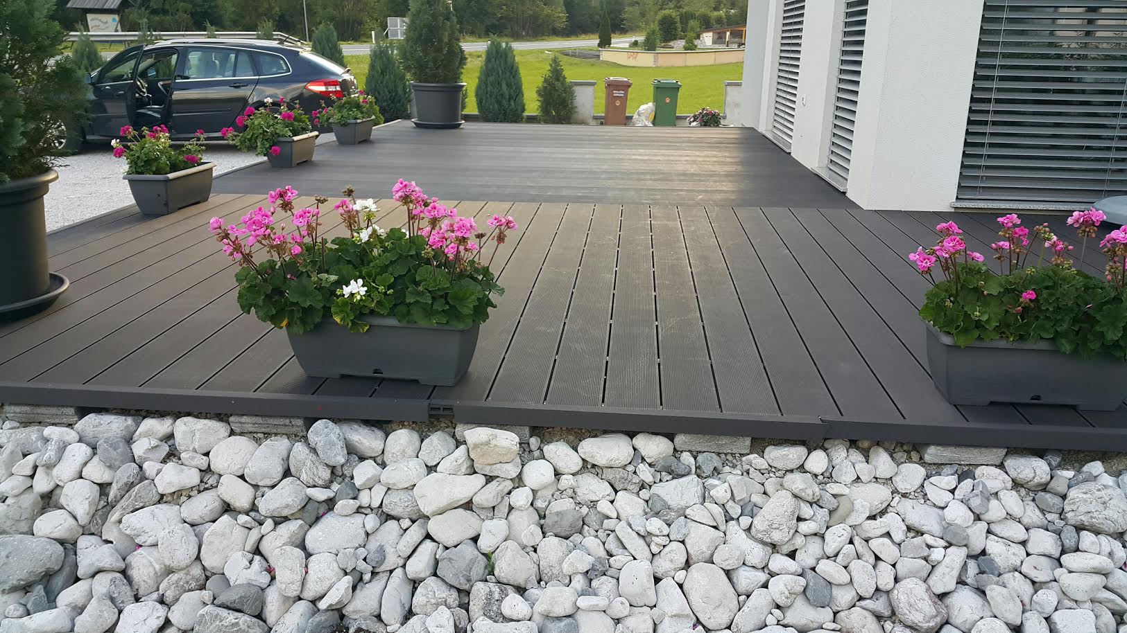 Wpc terase polepšajo zunanji videz hiše